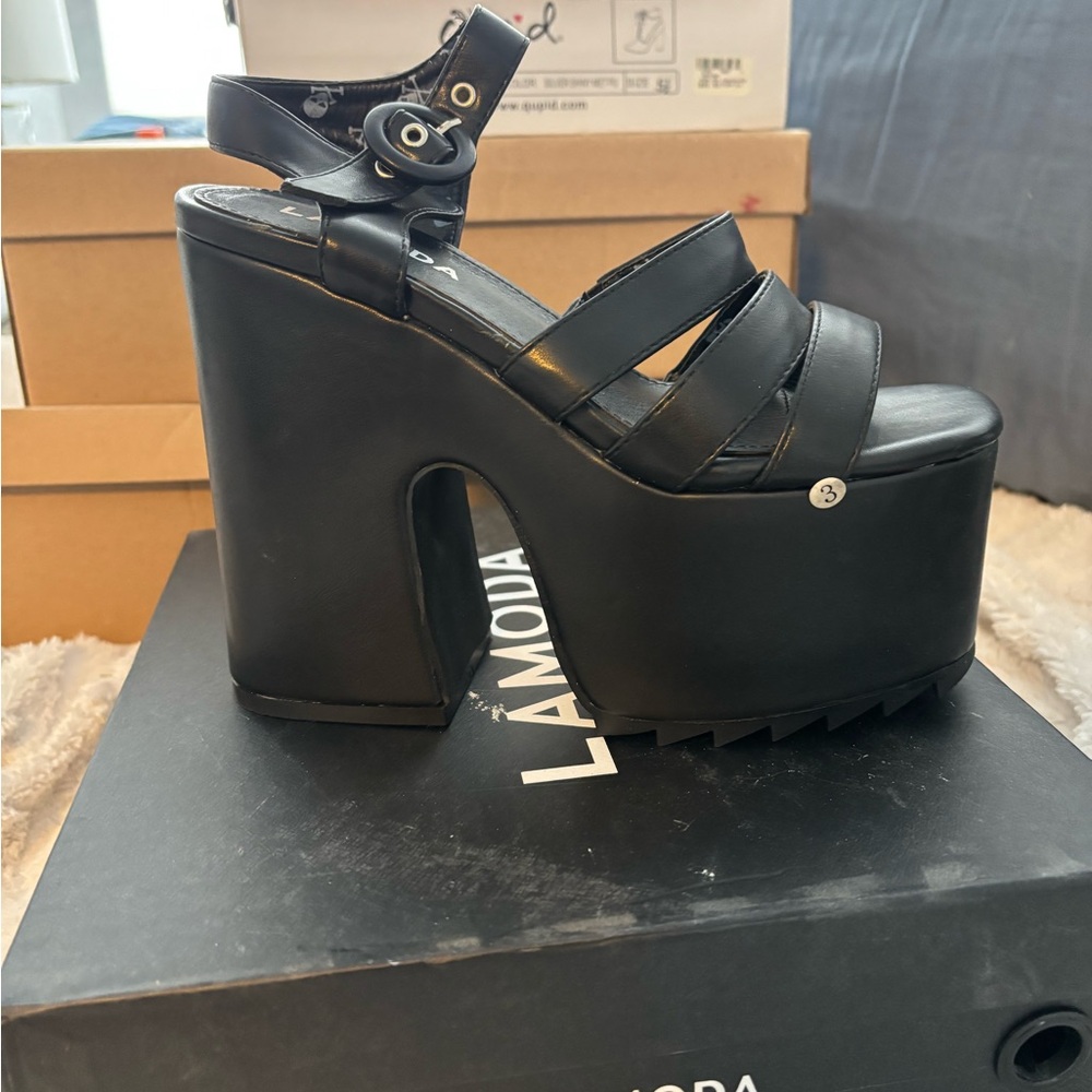 Moda Black Chunky Platform Shoes